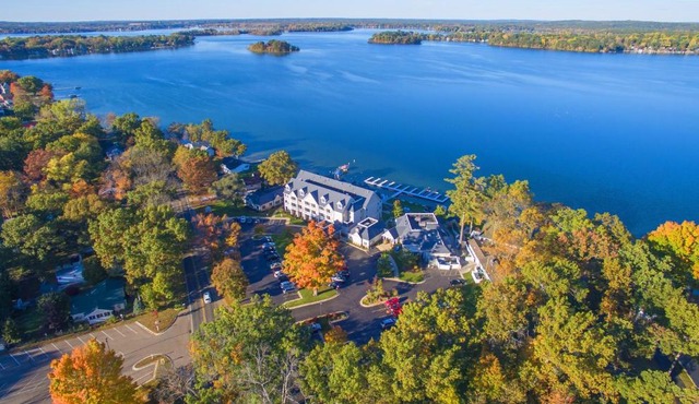 Bay Pointe Inn