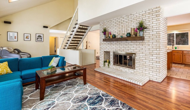 Beautiful Home On Sprawling Property Sleeps 10!