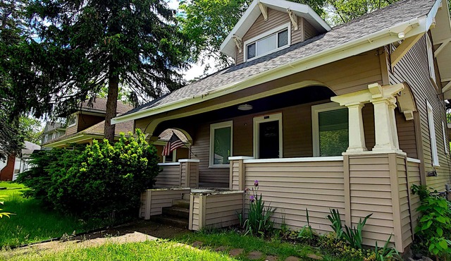 BEAUTIFUL 3bd 2br/BLOCKS AWAY FROM NOTRE DAME/EDDY ST