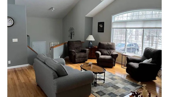 Beautiful Bi-level home in Holland Michigan