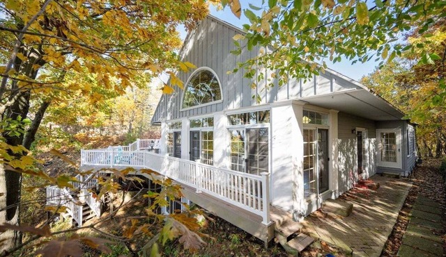 Beautiful Lake Michigan Home Great for Large