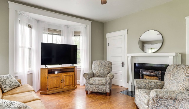 Beautiful Restored Historic Home Near Rabbit Hash