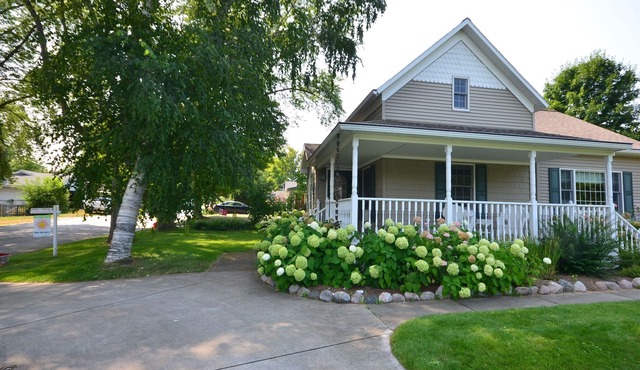 Beautiful, spacious home in the village. Walk to everything. Air conditioning