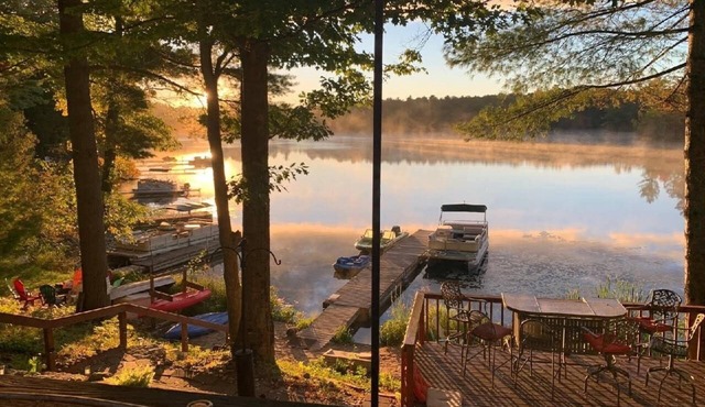 Beautiful Traverse City Lakehouse - pets allowed