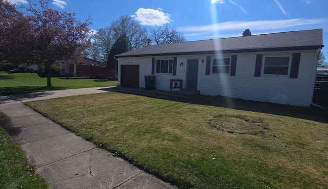 Beautifully renovated spacious home in Mishawaka