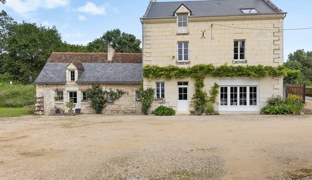 Bed and Breakfast 'Les Sept Arpents' with Shared Garden and Wi-Fi