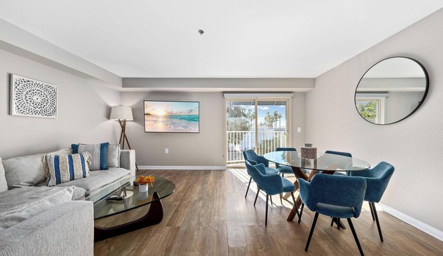 Beryl Breeze' Rooftop Pool Ocean View Cozy 2BR 1 Block to Beach