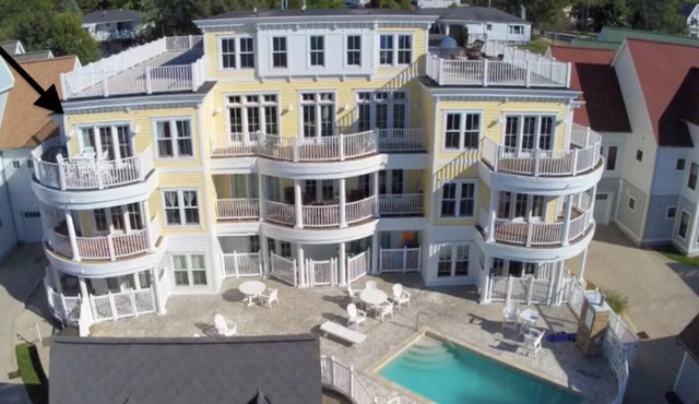BEST CONDO IN GRAND HAVEN. 2+ Bedrooms, Pool, Lake Views, Downtown!