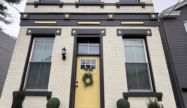 BIG ASH HOUSE Historic Ludlow Beauty ! Overlooking the Ohio River