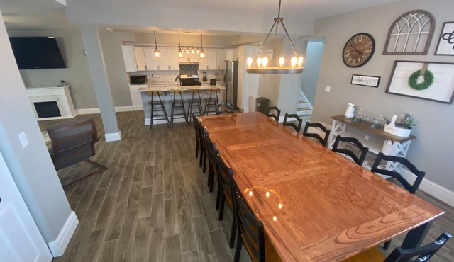 Big Family House 5 Minutes from Lake Michigan/Blue Chip Casino/Brewery/Wineries!
