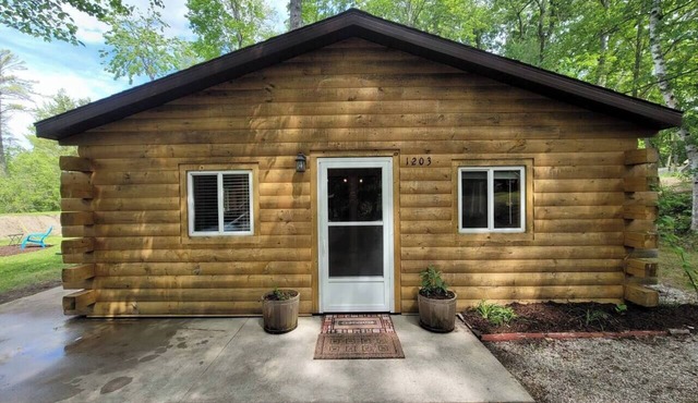 Bitely Cabin near snowmobile trails Wi-Fi