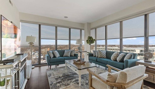"Bliss of Evanston" 180°view, 2BDR +2Bath UrbanLux
