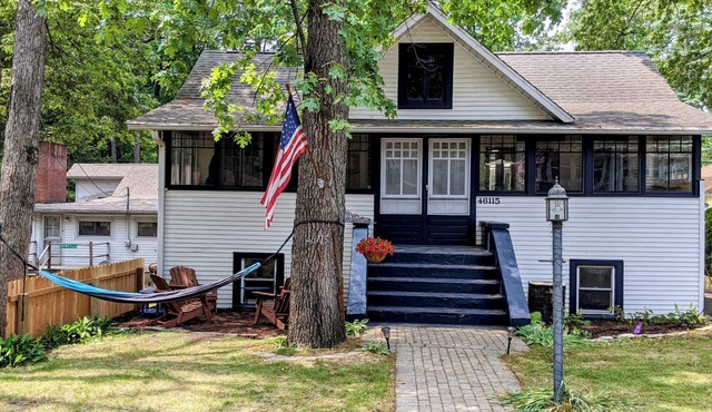 Blue Fox Cottage in Grand Beach