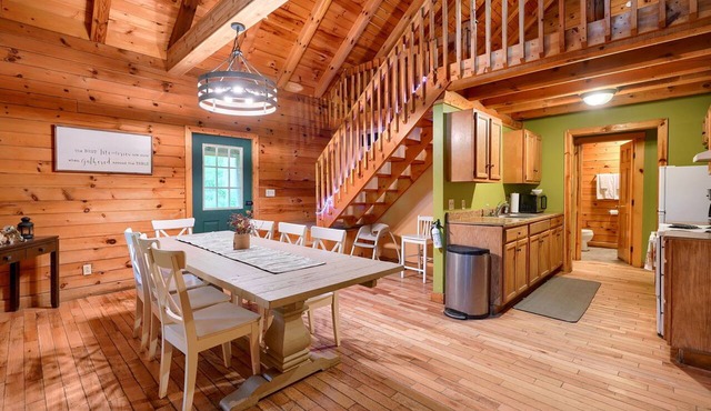 Blue Rose Cabins - Oleander Cabin