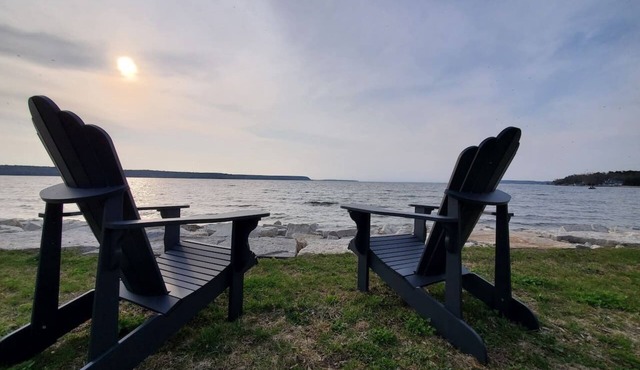 Breathtaking views on the Bay! Waterfrontage!