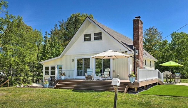 Breezy Silver Lake Getaway: Fishing Dock, Grill!