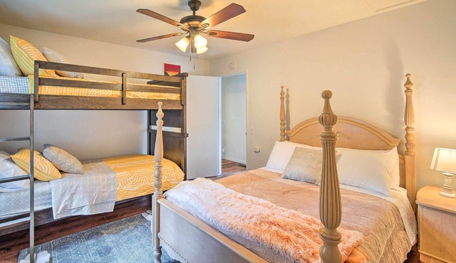 Bright Crestline Cabin: < 1 Mi to Lake Gregory