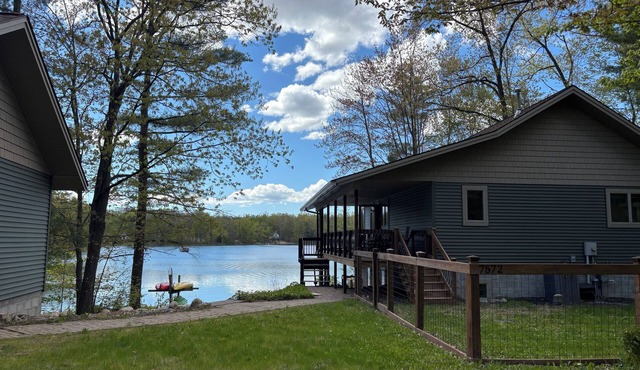 Cabin/lake house on Lake Arrowhead. A family retreat with private beach!