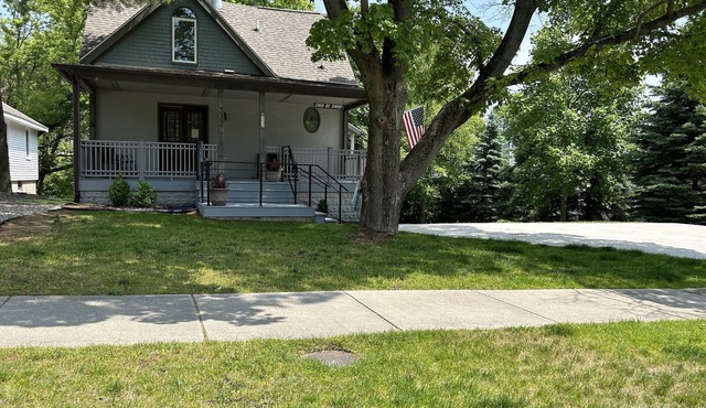 Casa de Sarno. Short Walk to Lake Michigan Beach. Dog Friendly.