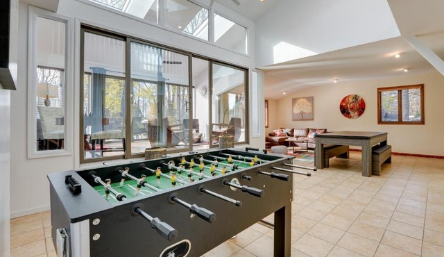 Cassopolis Vacation Home - Walk to Diamond Lake!