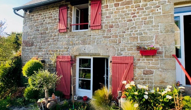 Charming room * Angels, near Mont Saint-Michel