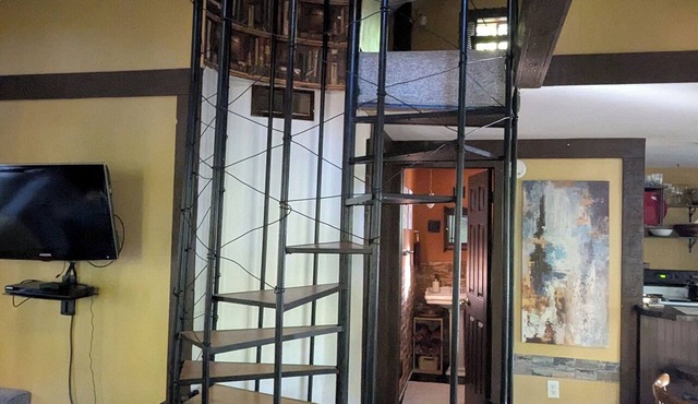 Chalet w Loft Near Sleeping Bear 2552
