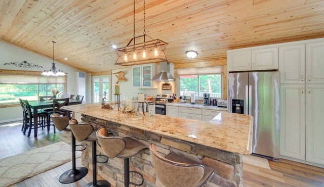 Champion Vacation Rental with Fire Pit!