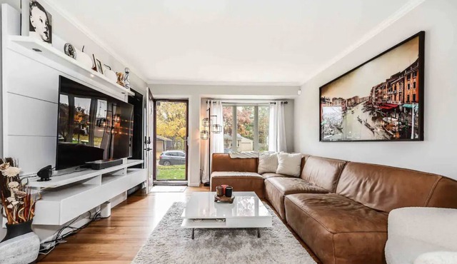 Charming 4 Bedroom - Close to Downtown