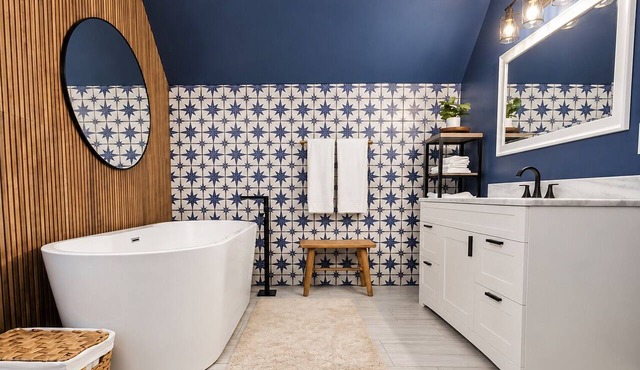 Charming 1920 Historic Home near Huntley Square with Arcade Games!