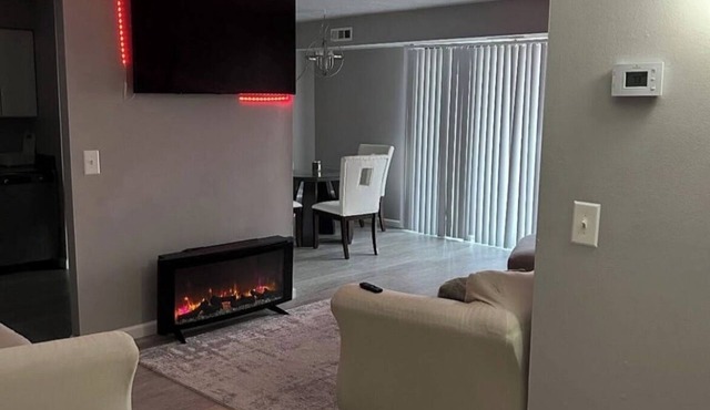Charming 2-bedroom apartment with fitness room and AC in Southfield