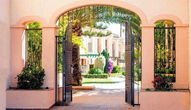 Charming 2-bedroom chalet with AC, WiFi in wonderful Málaga