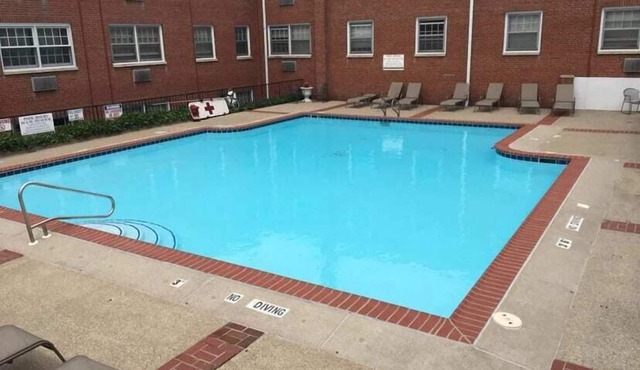 Charming 2BR Apartment in Historic Heritage Hill