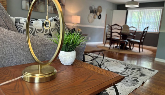 Charming 3-Bedroom Yellow Ranch Retreat near Lake Michigan