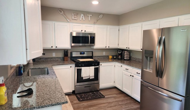 Charming 3-bedroom house in Romulus with a beautiful country setting
