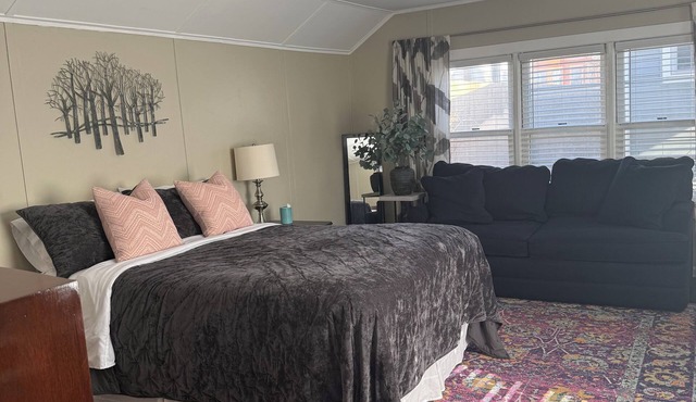 Charming cottage in central Lafayette 8 min to Purdue