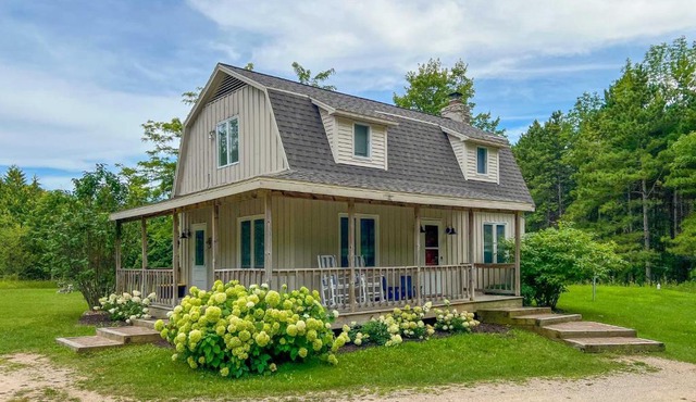 Charming Cottage Less Than 3 Mi to Sister Bay Beach!