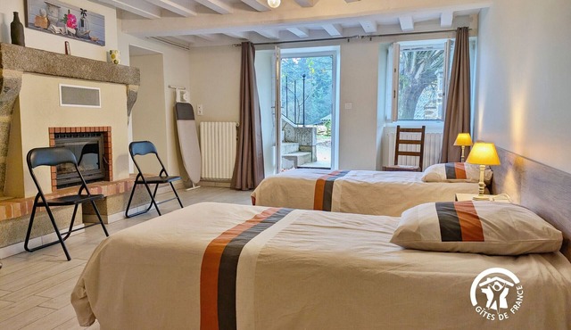 Charming Countryside Retreat with Farm Experience and Nearby Forest