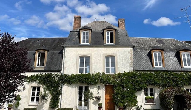 Charming Forest Retreat: Elegant Double Rooms & Family Suite, Near Paris & Fontainebleau