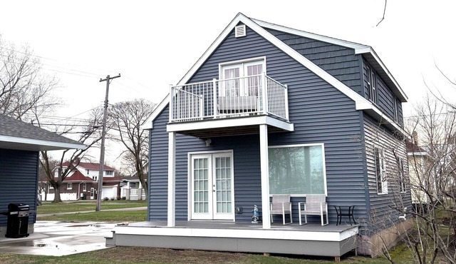 Charming Full Home in Downtown Escanaba – Walk to Beach, Park, and Marina!