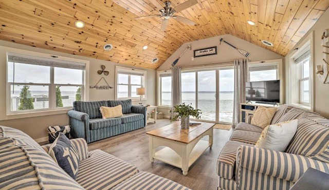 Charming Modern Cottage on Houghton Lake!