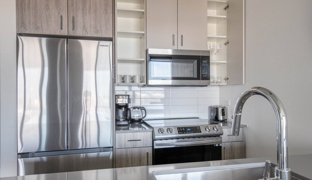 Charming River North 1BR w/ Gym, Pool & Fire Pits, by Blueground