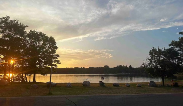 Charming roomy four seasons lodge for families, friends, and group getaways.