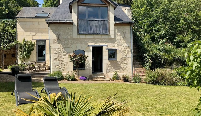 Charming tufa house with garden and views over the village