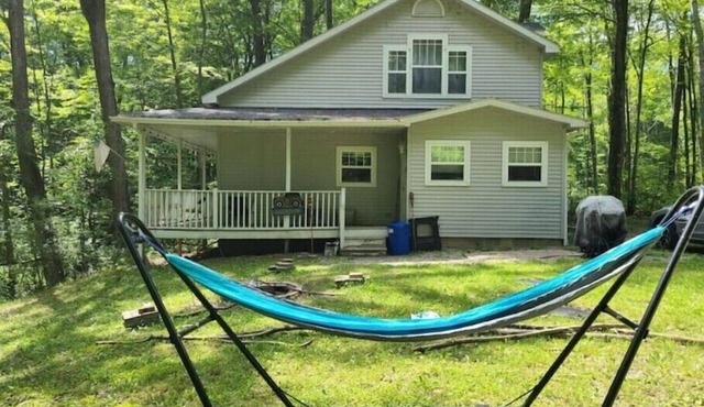 Cheerful 3-brd, 2 full bth cottage with DNR launch lake access on Chippewa Lake