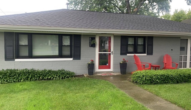 Cheerful Port Austin Cottage, short walk to the Beach!