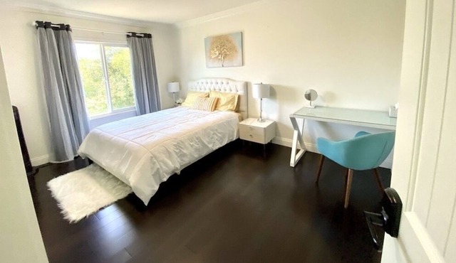 Cheerful remodel private bedroom near beaches and hospital