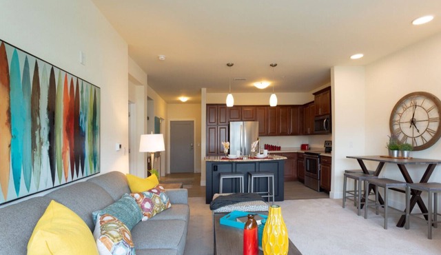 Chic 2-bedroom apartment in cool Brookfield with WiFi, fitness room