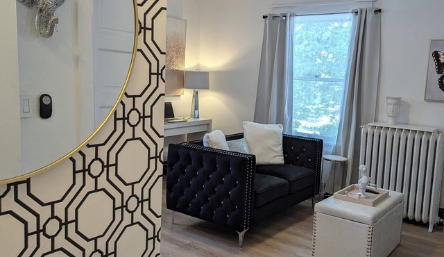 Chic Suite in the Heart of Downtown St. Joseph