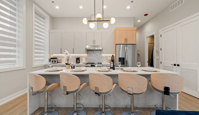 Chicago Getaway: Family-Friendly 2BD 2BA Apartment