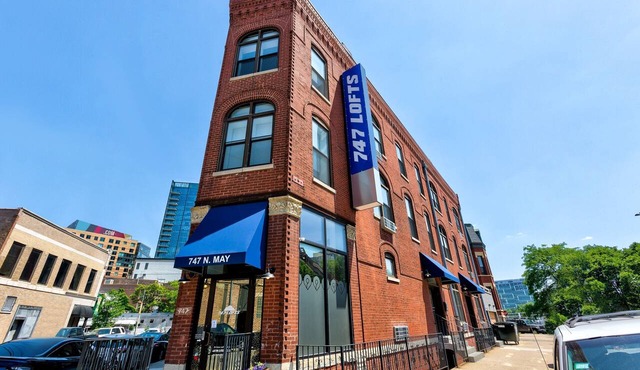 Chicago Third Floor Studio by 747 Lofts